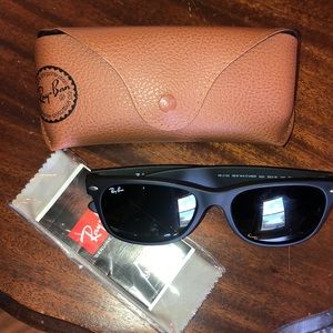 Ray Ban Wayfarer glasses